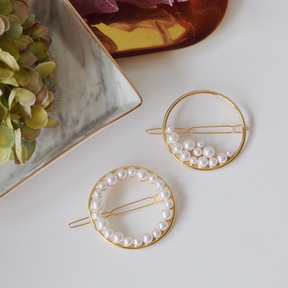 2 Pieces - Faux Pearl Embellished Circle Hair Pin - Picture 8 of 8
